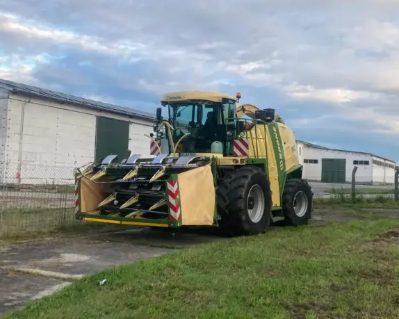 Krone Easy Collect 903 Maisvorsatz Krone Easy Collect 903 12-reihig 9m Arbeitsbreite - DSW Weicha Görlitz und Bautzen